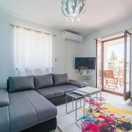 Apartment Strawberry 3 *