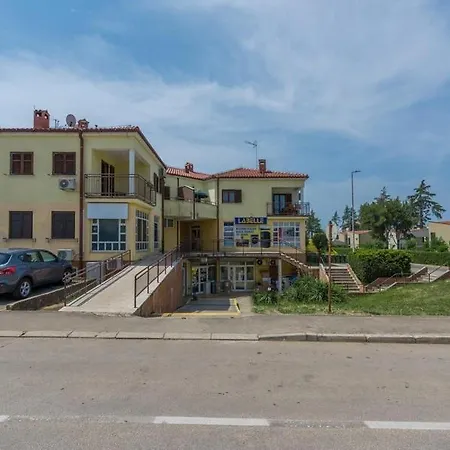 Apartament Strawberry 3